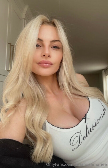 Bellaamarieeeee hd model photo