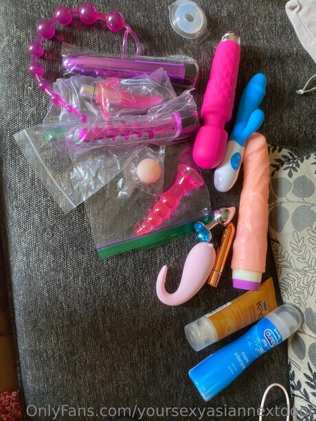 Yoursexyasiannextdoor nudes model image