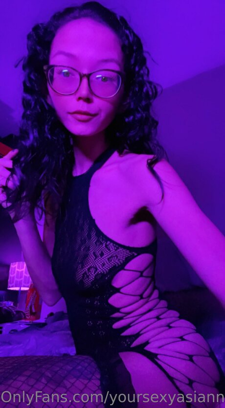 Yoursexyasiannextdoor best model image