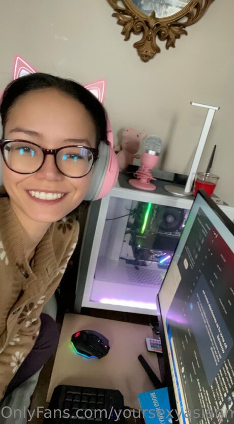 Yoursexyasiannextdoor hd star picture