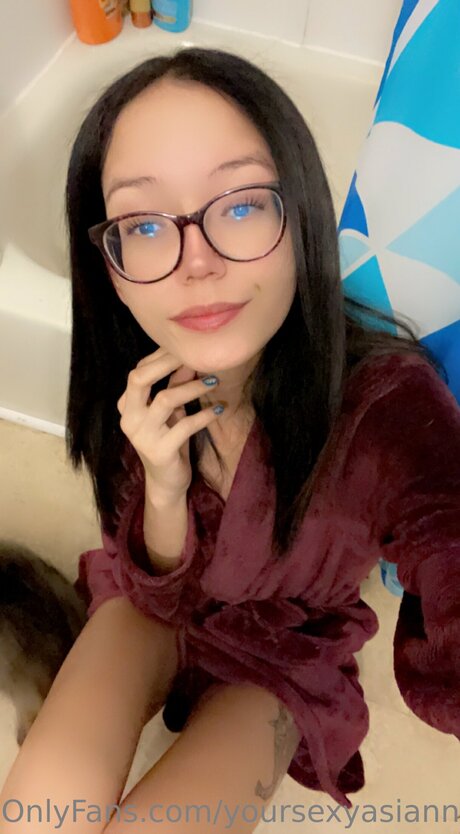 lesbian fingering onlyfans pornographic photos