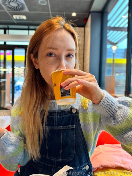 Lolynebel Free nudes actress picture