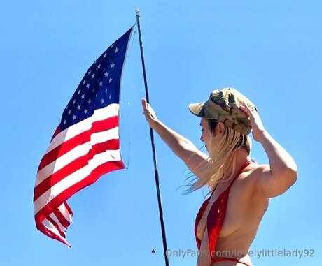 Lovelylittlelady92 naked star gallery