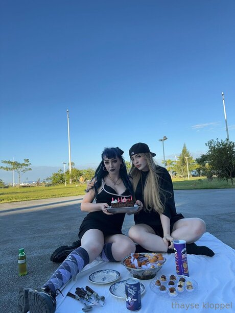 Thaysekloppel model erotic images