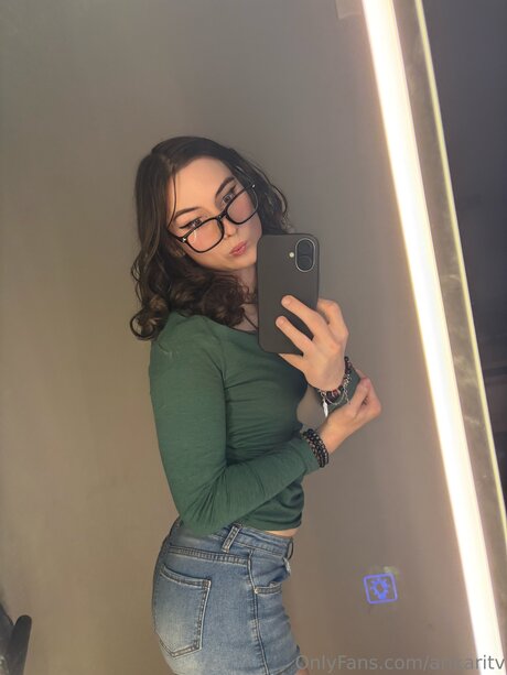 Arikaritv pornstar high quality pic