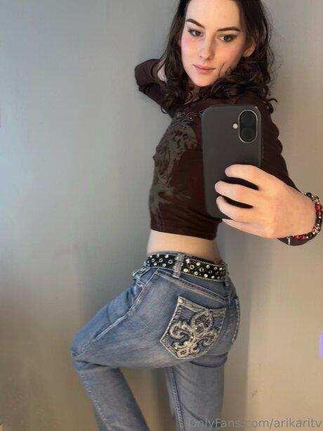 Arikaritv free model photos