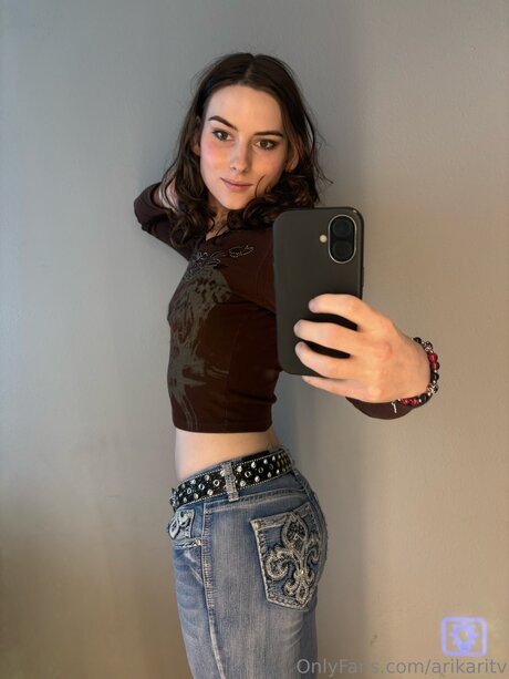 Arikaritv pornographic model images