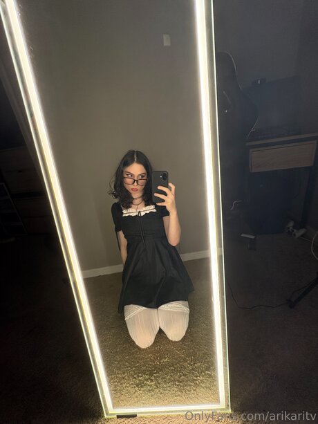 Arikaritv hot star images