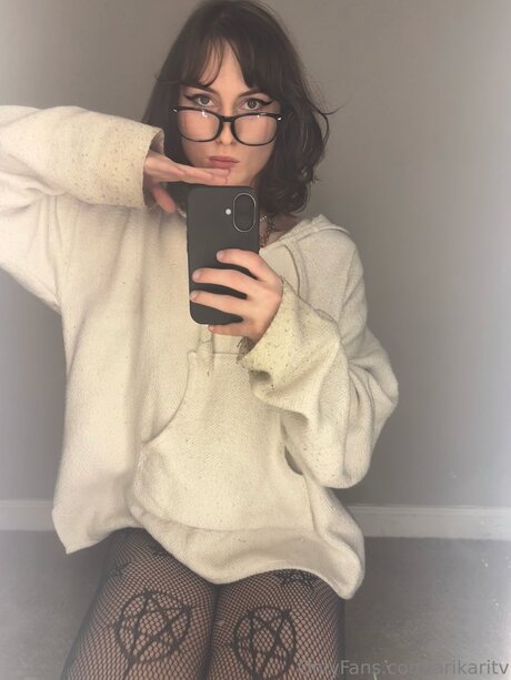 Arikaritv nudes model img