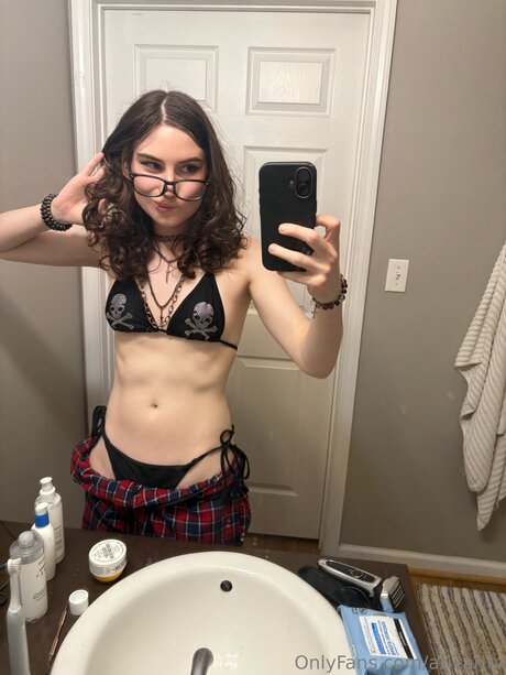 Arikaritv best actress pics