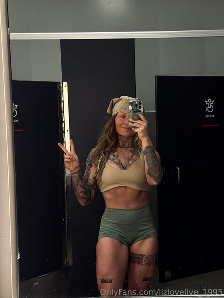 Lizlovelive 1995 art pornstar picture