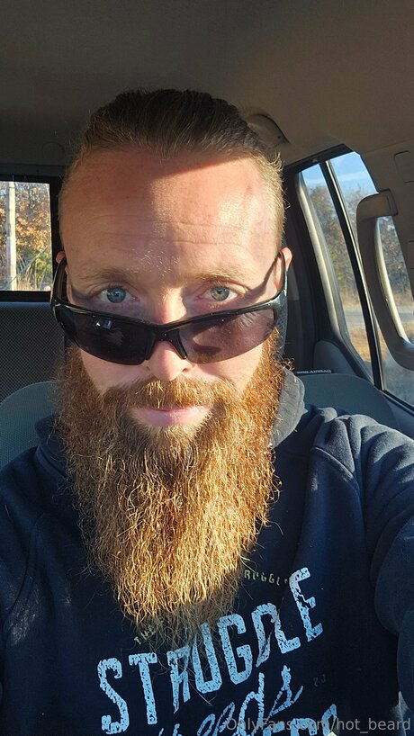 Hot Beard star nude image