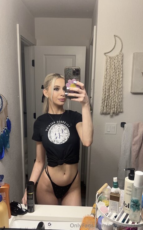 Alexiismoore model porn archive