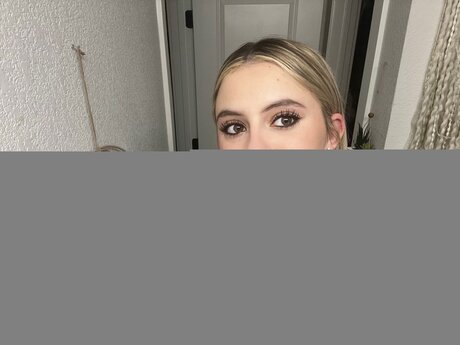 Alexiismoore naked actress pic