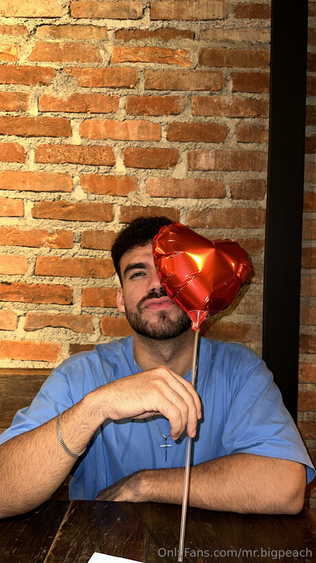 Mr Bigpeach high quality pornstar pictures