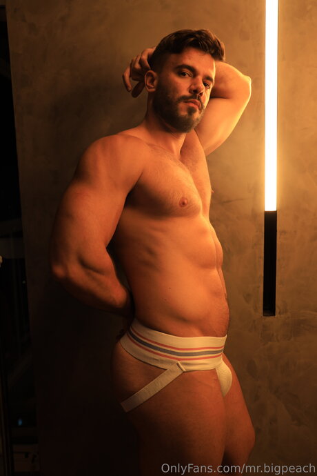 Mr Bigpeach art model pictures