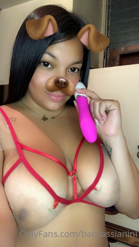 Babyassianini hot model img