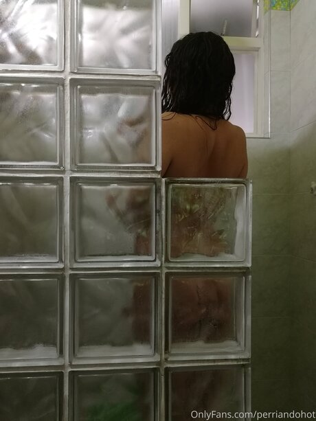 Perriandohot model naked img