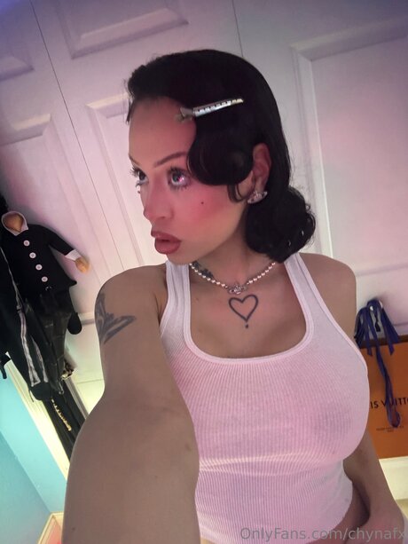 Iwantchyna star art archive