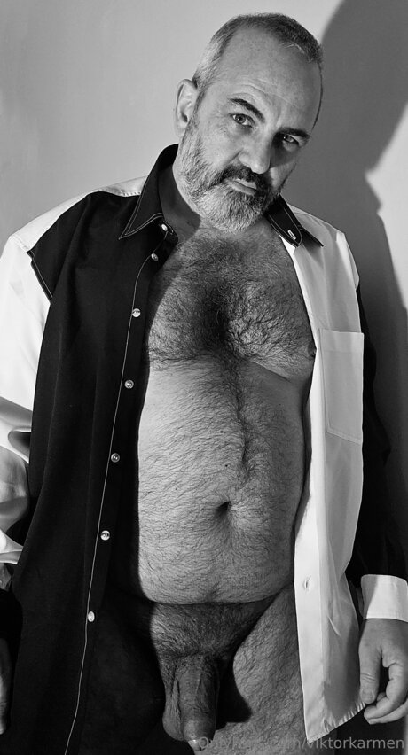 Viktorkarmen star naked photo