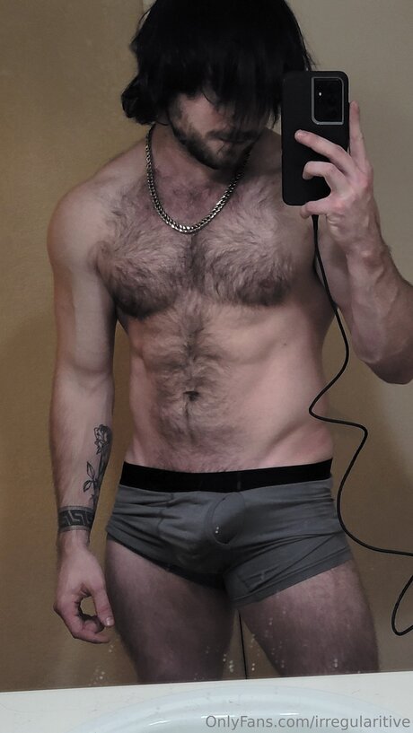 Irregularitive naked model image