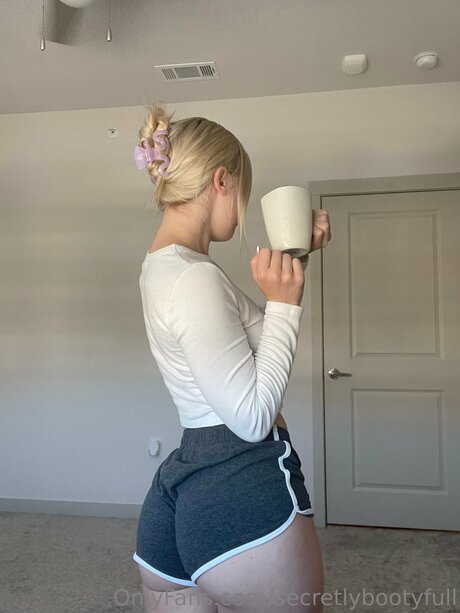 Secretlybootyfull sexy star galleries