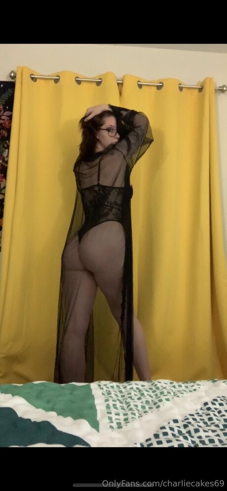 Charliecakes69 xxx pornstar picture