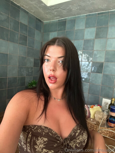 Emsue69 nudes model archive
