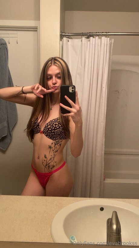 Evabrookss pornstar nude pictures