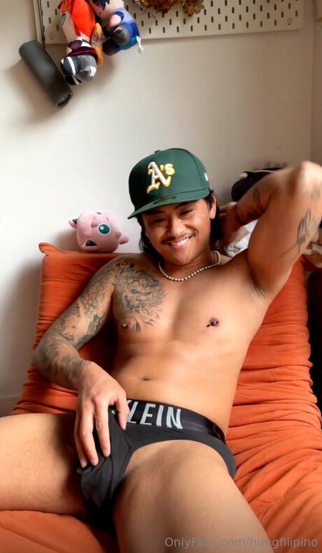 Hungfilipino nude model photo