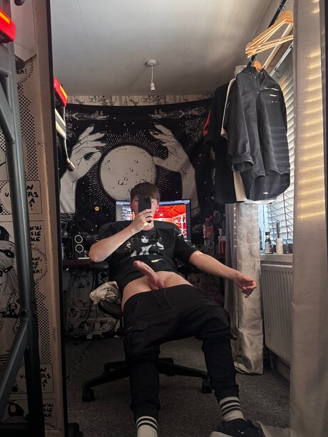 Thebeeb0i star nudes pic