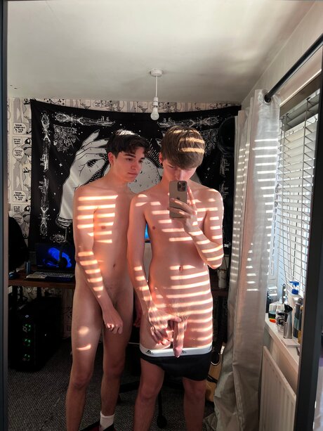 Thebeeb0i best model picture