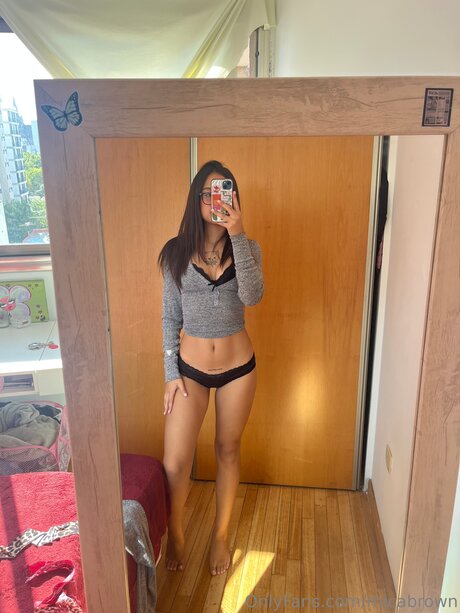 Katbrownn model hd img