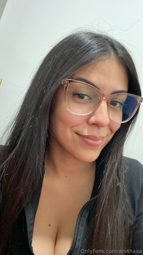 Anishaaa star nice images