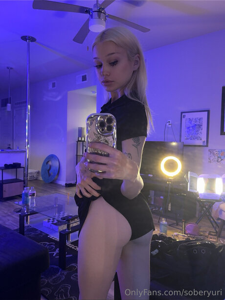 Soberyuri nudes model photos