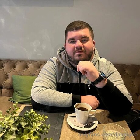 Djomigee pornstar top photo