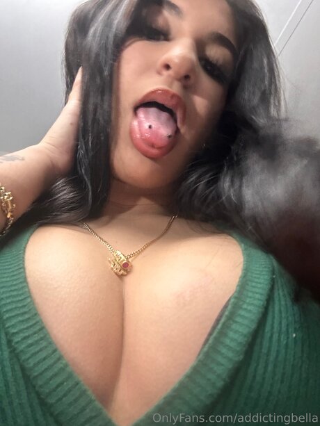 Addictingbella pretty pornstar pic