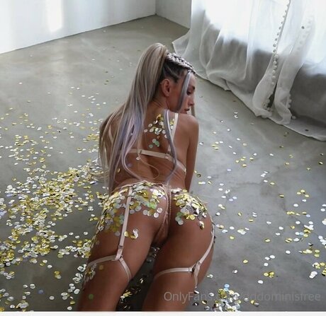 Dddominii model nude image