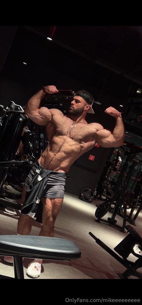 Mikeeeeeeeee perfect model pics