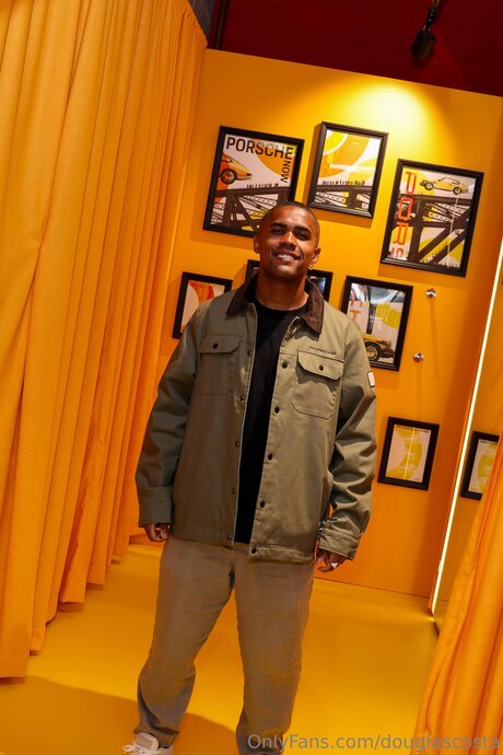 Douglascosta model adult pic