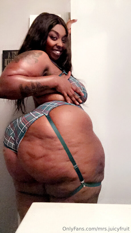 Mrs Juicyfruit art actress photo