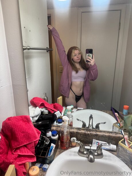 Notyourshortyy pornstar free photos