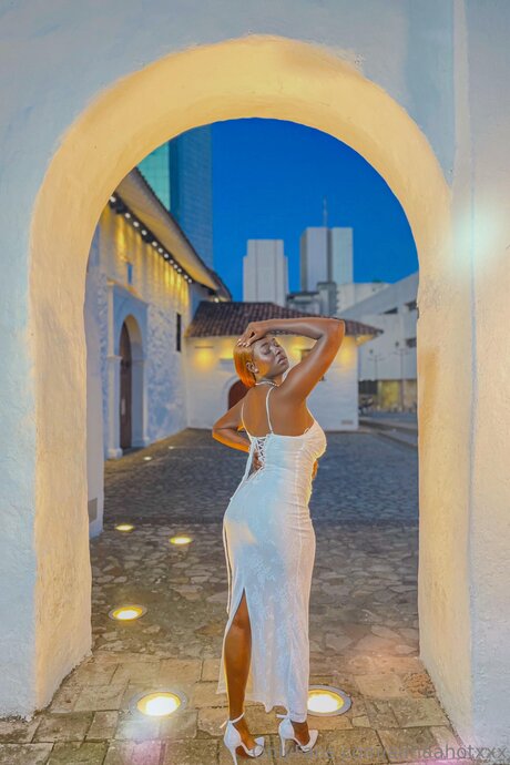 curvy shemale onlyfans hot sexy pictures