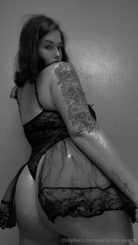 Nicki The Peach star exclusive galleries