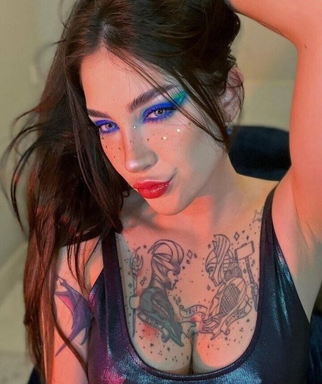 Gabriela Zambrozuski model high quality picture