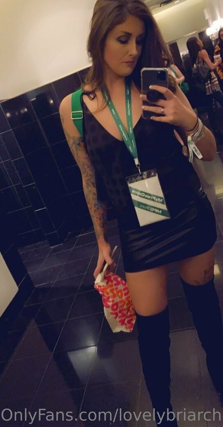 lesbian fingering onlyfans hot porn gallery