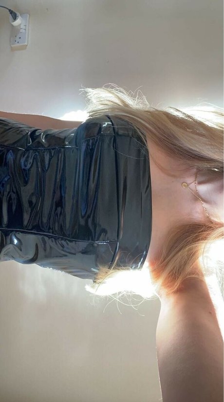 Mira Szalma xxx model gallery