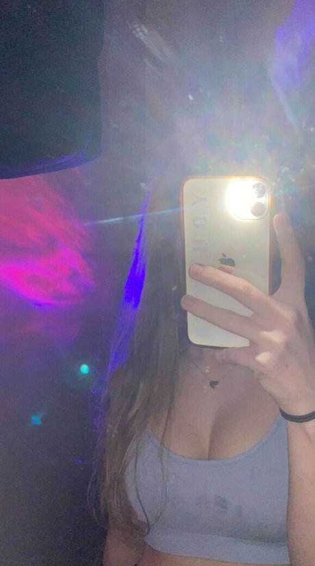 Mira Szalma model hot pic