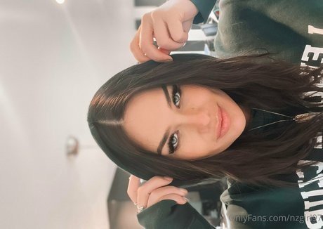 nzgirl97 erotic actress pics