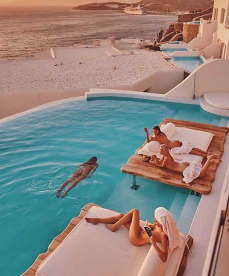 Sheila Pereira art actress pics